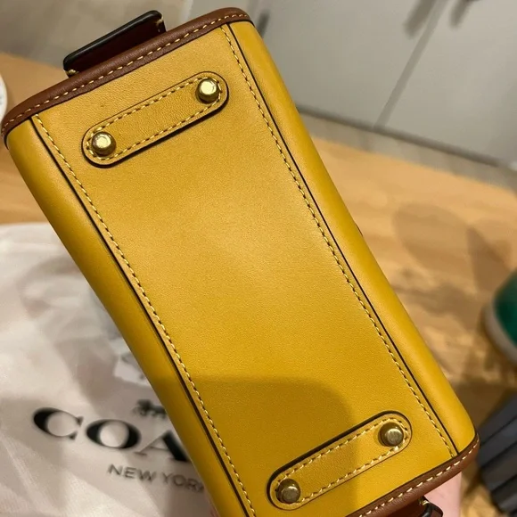 😜 RARE Coach Coachies Rogue 17 In Signature Textile Jacquard With Winkie NWT - Picture 6 of 13